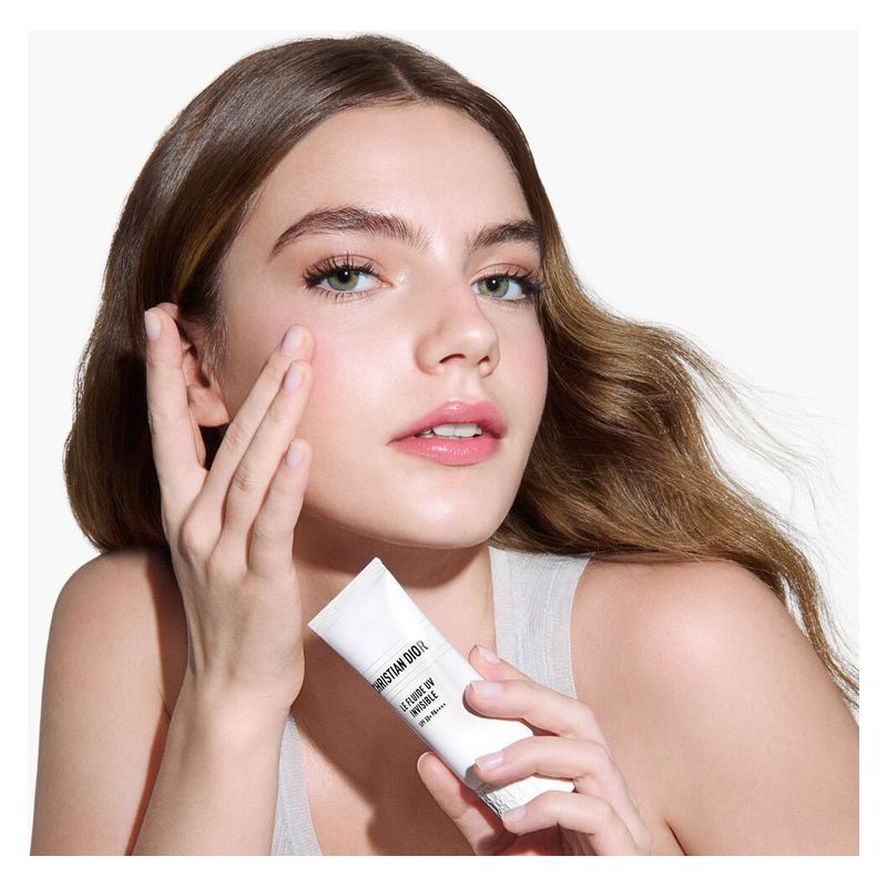Le Fluide UV Invisible Hydratant SPF 50+ PA++++ - Fluido invisibile protezione UV quotidiana SPF 50+_#30ml